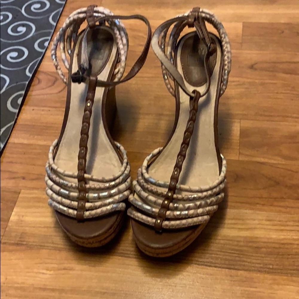 frye - Picture 1 of 4